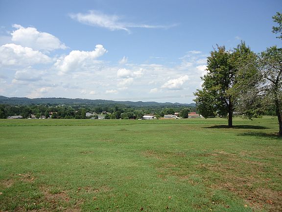 4th image of 202 Philpott Dr