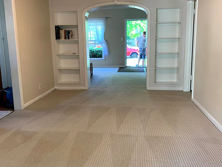 1111 W Elm St — Photo 11