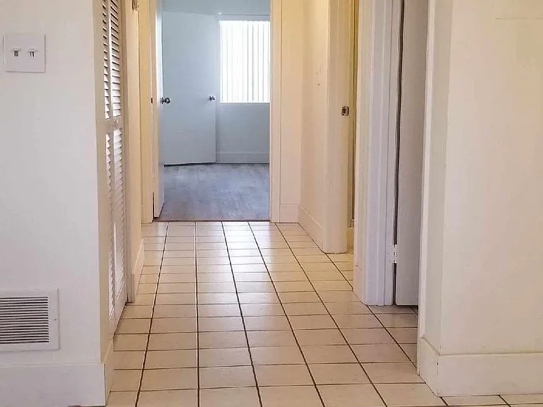 308 N Kenwood St #C — Photo 14