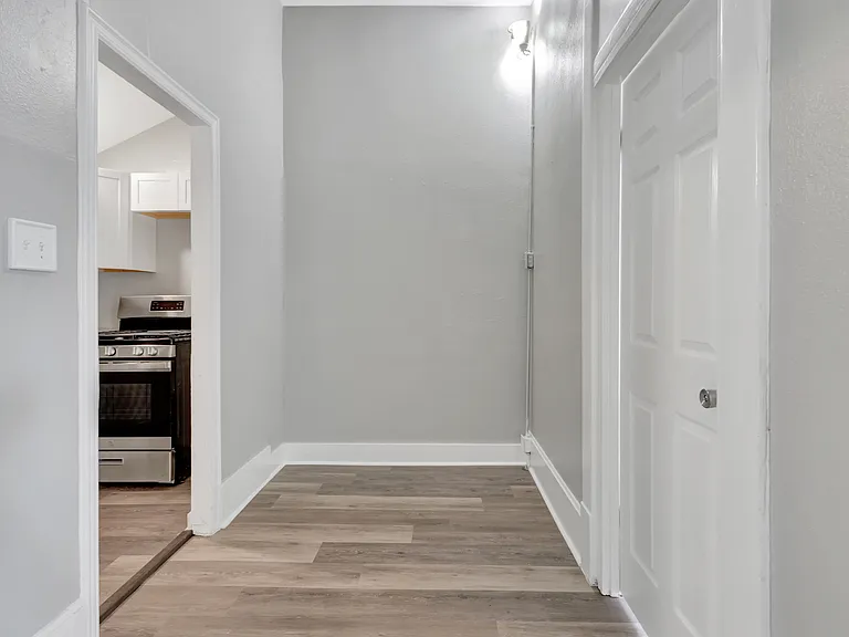 Breeze Apartments — Photo 10