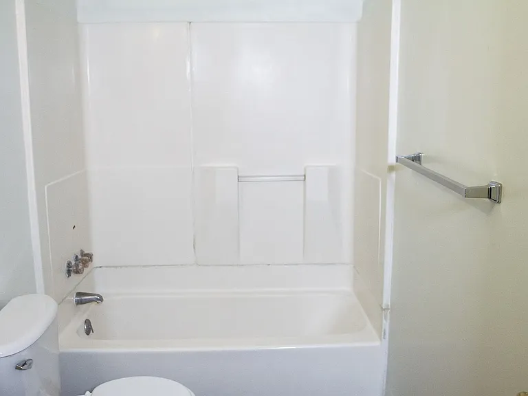 Gardenwood Apartments — Photo 63