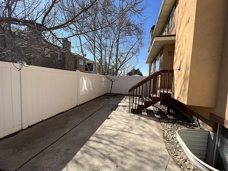 202 E White Spruce Cv — Photo 28