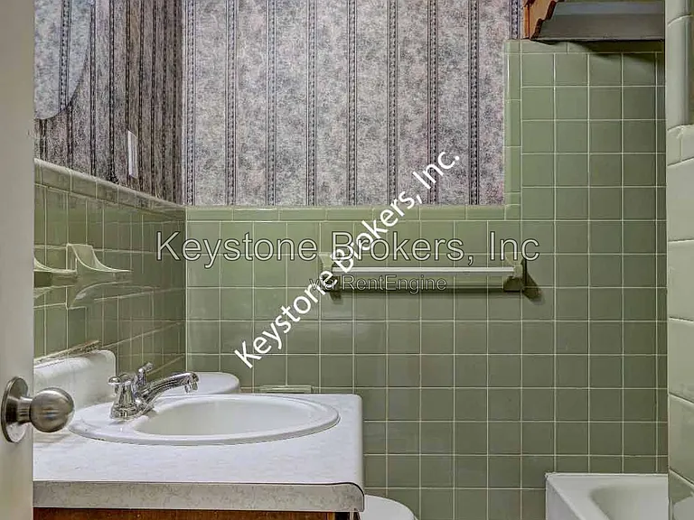 509 Lynmore Cir — Photo 9