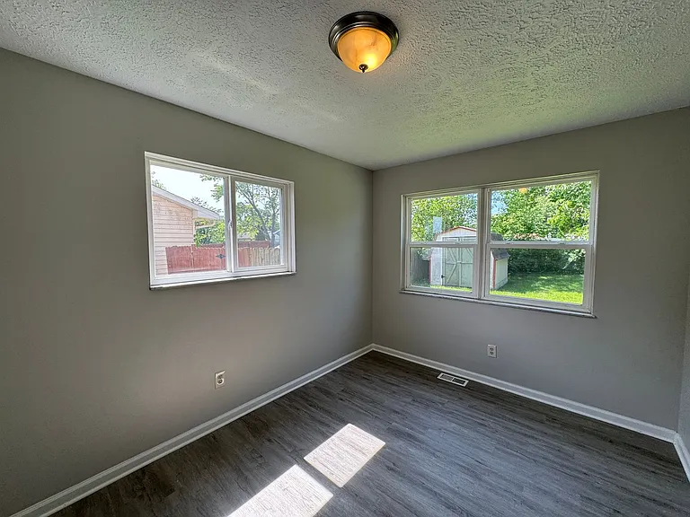 9634 Meadowlark Dr — Photo 6