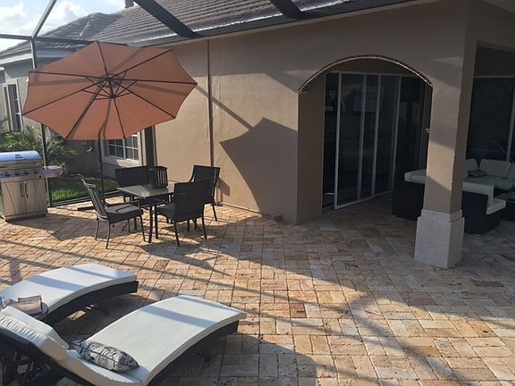 Side patio all enclosed