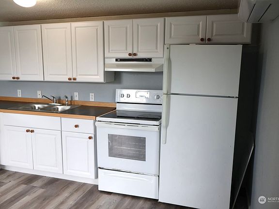 4th image of 1320 N Oak harbor Street #155