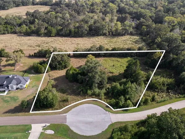 9905 Scarborough Dr, Iola, TX 77861