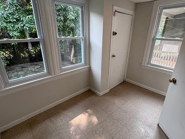 1525 N Robinson St — Photo 7