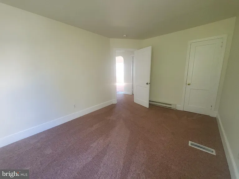 73 Upland Ave — Photo 24