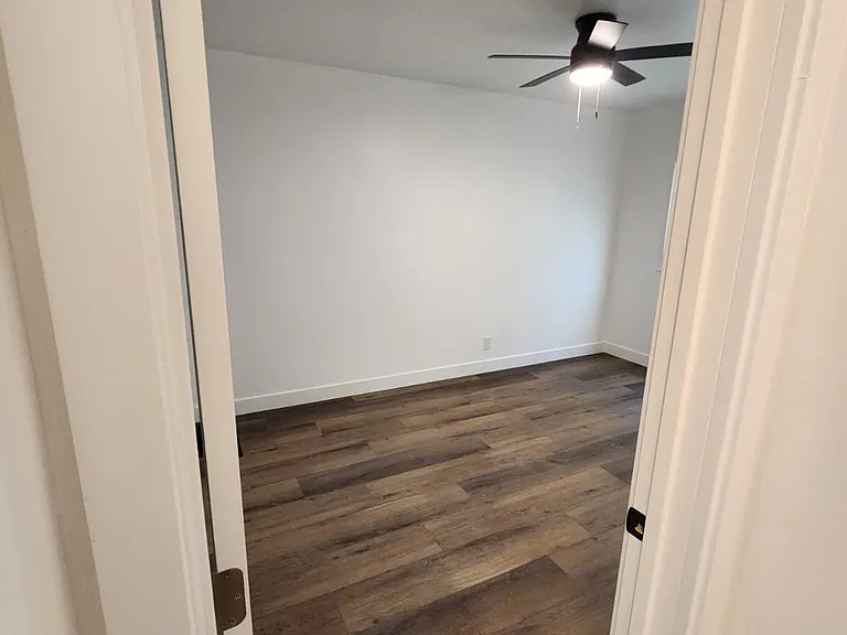 1450 S Orange Grove Ave #4 — Photo 13