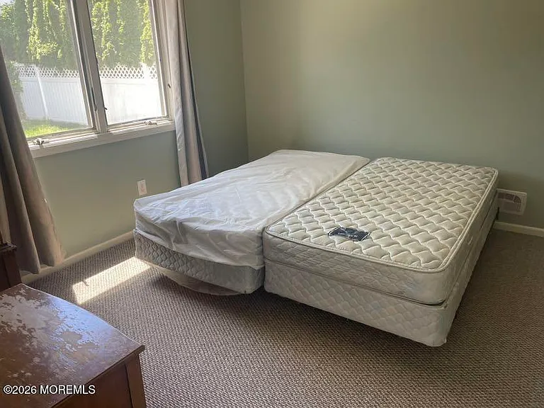 256 Lawrence Ave — Photo 6