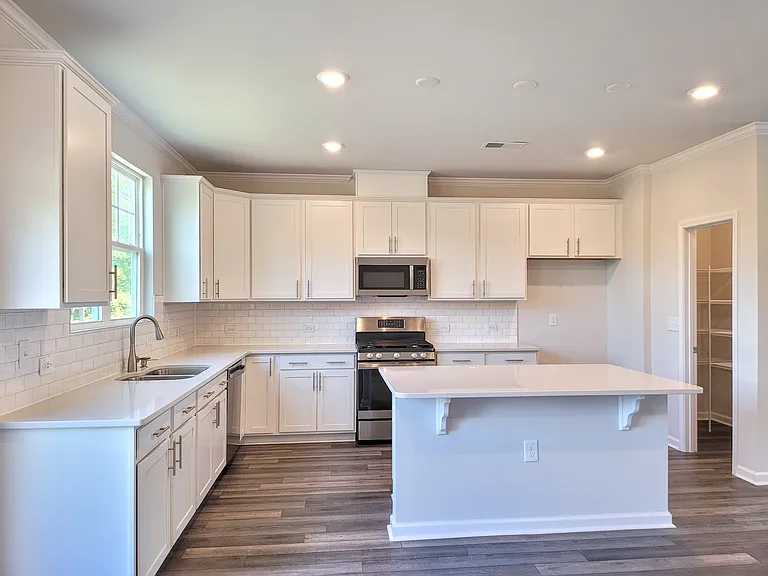1060 Shoreside Dr — Photo 7