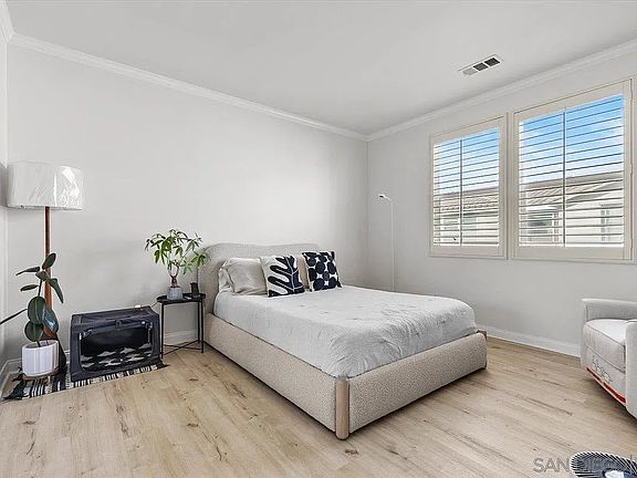 2nd image of 222 Calle Del Sol #222