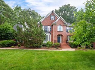 103 Large Oaks Dr, Cary, NC 27518