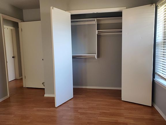 4th image of 2113 Marshall Dr