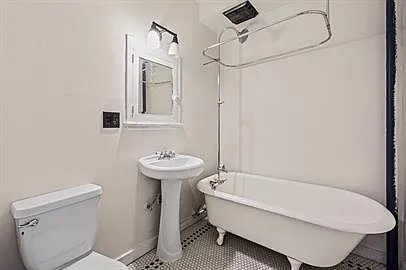 Adams Apartments — Photo 17