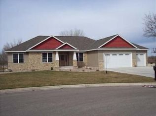 1504 2nd St NE, Willmar, MN 56201