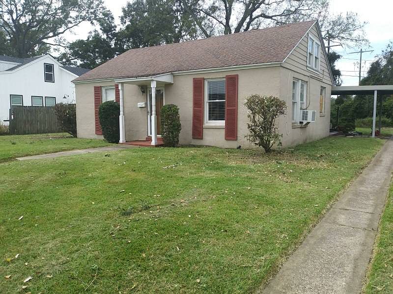 1st image of 810 Neches Dr