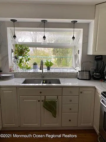 4 bed, 1739 sqft, $2,600 — Photo 4