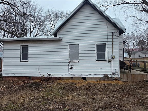 2nd image of 113 N May St