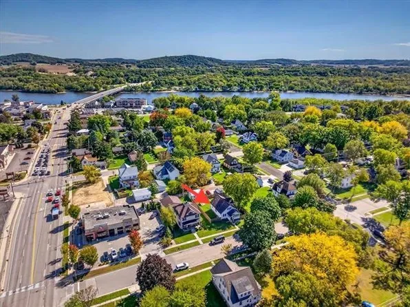914 Monroe St, Sauk City, WI 53583