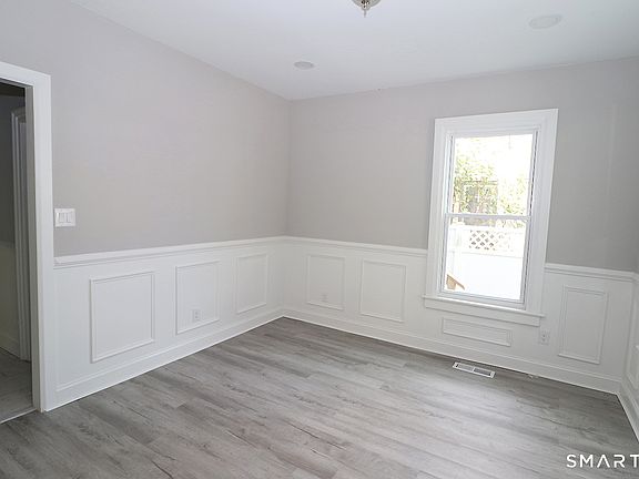 4th image of 218 E Pearl St