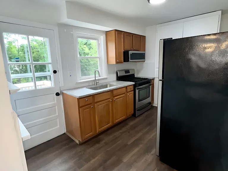 650 Norton Ave — Photo 5