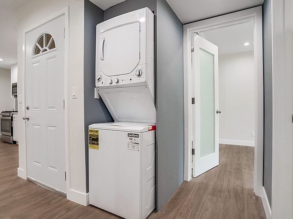 4th image of 437 & 441 W Queen St #9