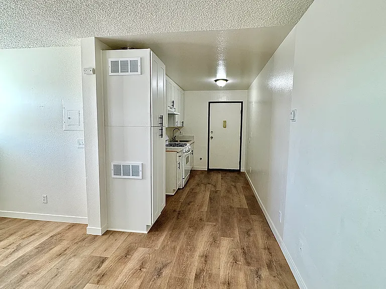 11225 Cumpston St #201 — Photo 5