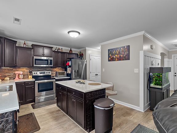 2nd image of 502 Maggies Ct