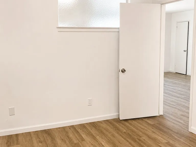 2885 Joseph Ave #10 — Photo 11