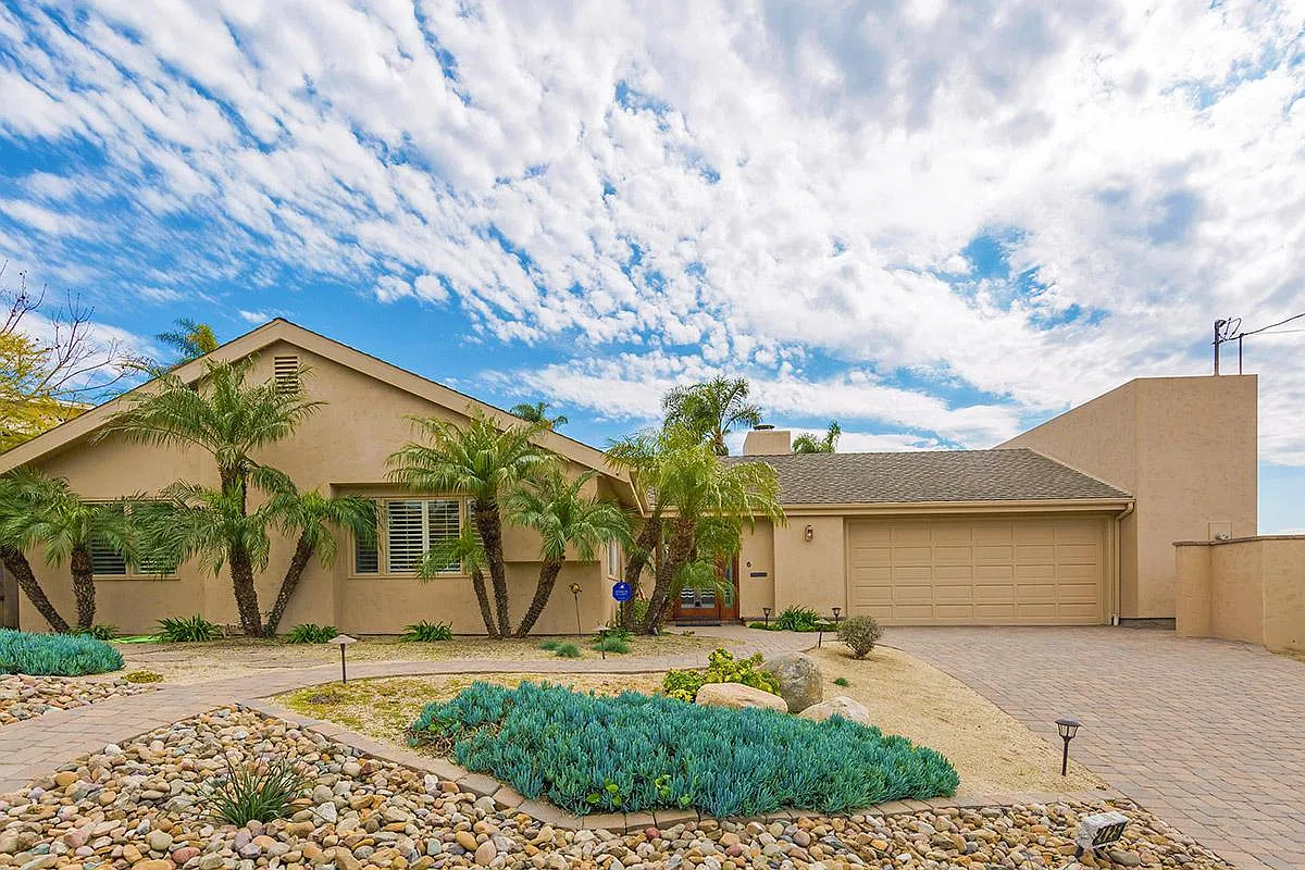 4 bed, 3100 sqft, $9,500 — Photo 1