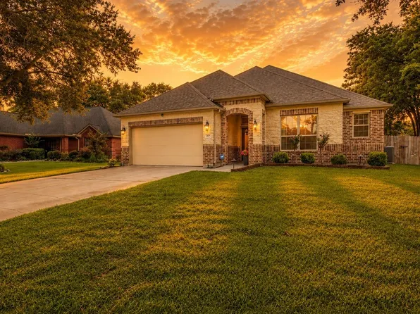 12757 Virgo Dr, Willis, TX 77318