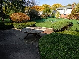 3rd image of 410 W Burr Oak Dr