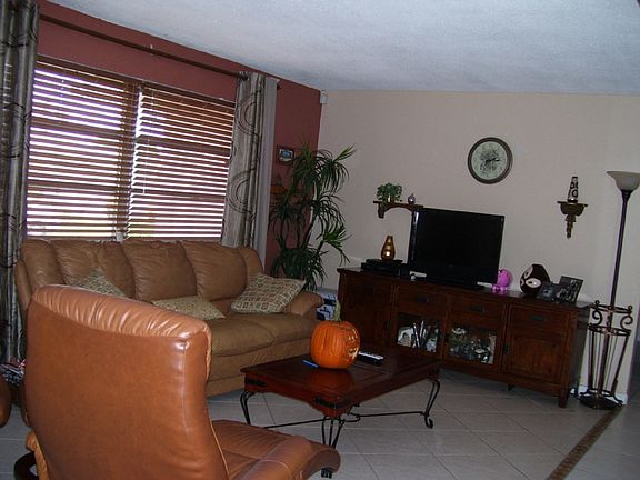 2nd image of 5005 NW 51st Ave