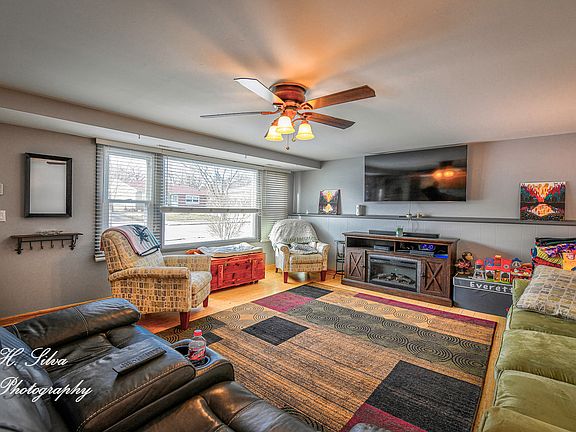 4th image of 7037 Lowell Dr
