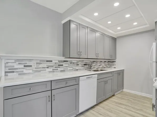 2405 Antigua Circle #E2, Coconut Creek, FL 33066