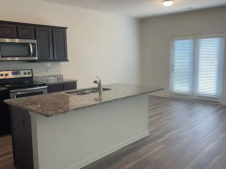4685 Bluffton Ct — Photo 12