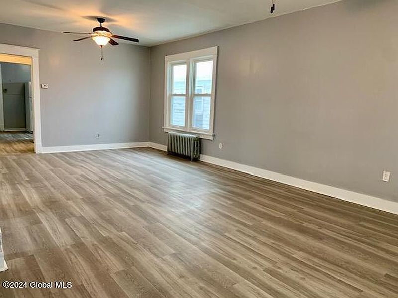 4th image of 439 Cedar Street