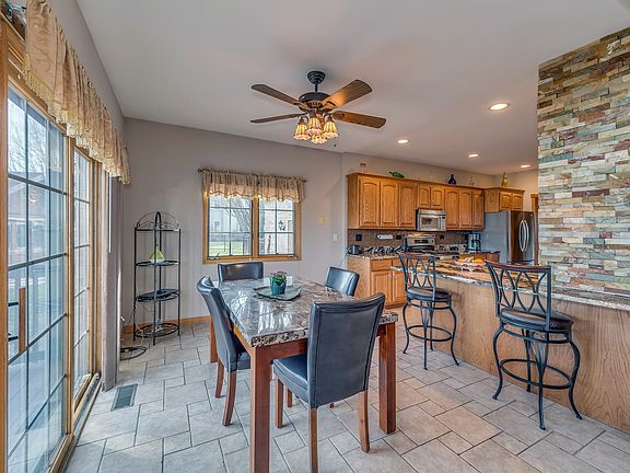 5th image of 22461 S Country Ln