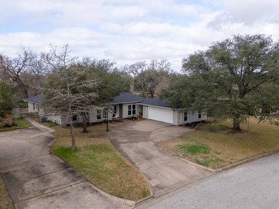 8736 Bent Tree Dr, College Station, TX, 77845