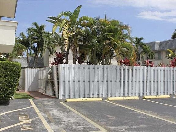 4th image of 9370 SW 87th Ave #18