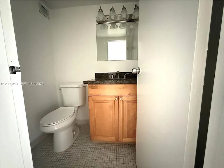 16919 N Bay Rd #314 — Photo 28