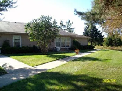 208 Newman St — Photo 3