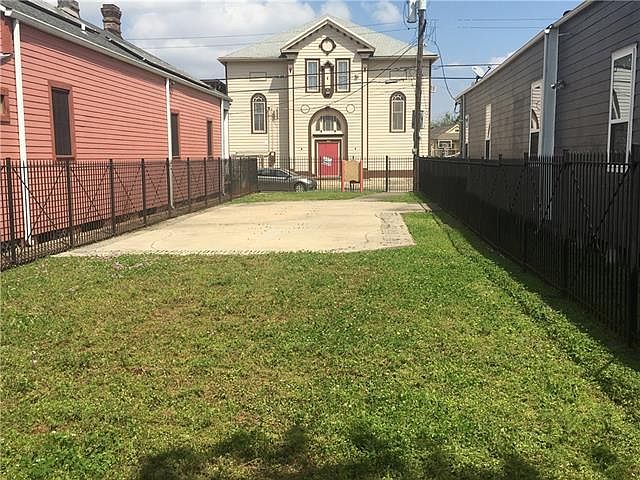 1st image of 2028 Toledano St