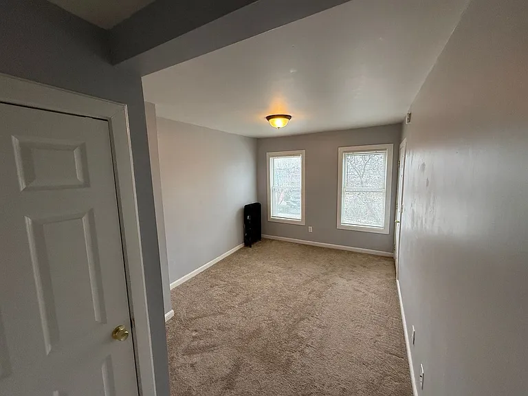 1297 Elm St #20 — Photo 10