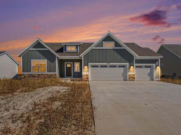 3640 Garner Dr, Zeeland, MI 49464
