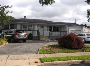 43 Rodney Ave, Islip Terrace, NY 11752
