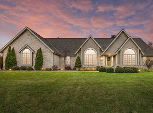 13920 Waynescott Rd, Brookfield, WI 53005