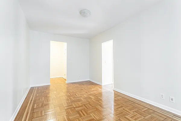 Rented by Anchor Associates | media 16